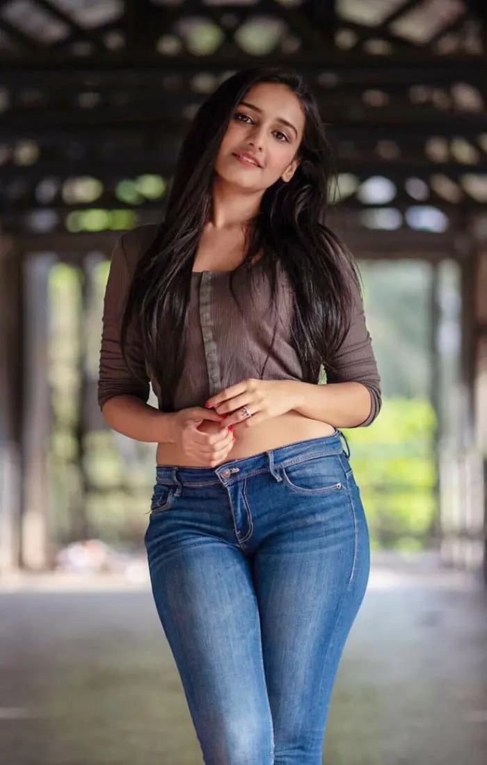 Premium Escorts in Ambivali — Hot Natasha