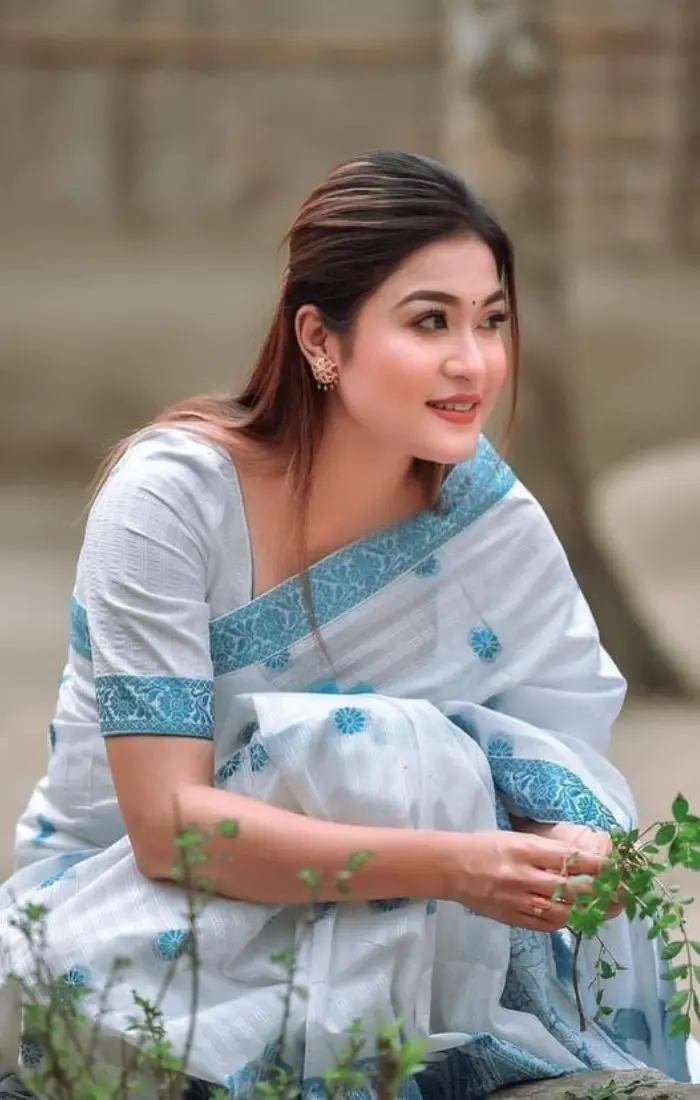 Premium Escorts in Kharadi — Hot Natasha