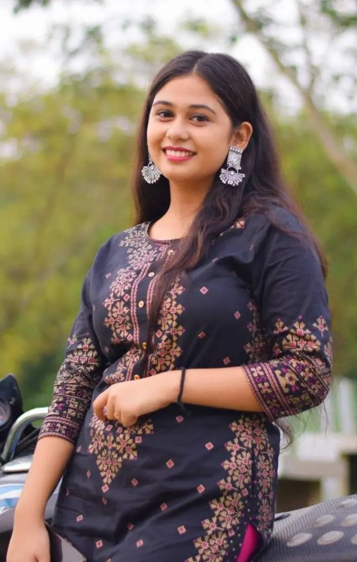 Actress Escorts in Pune — Hot Natasha